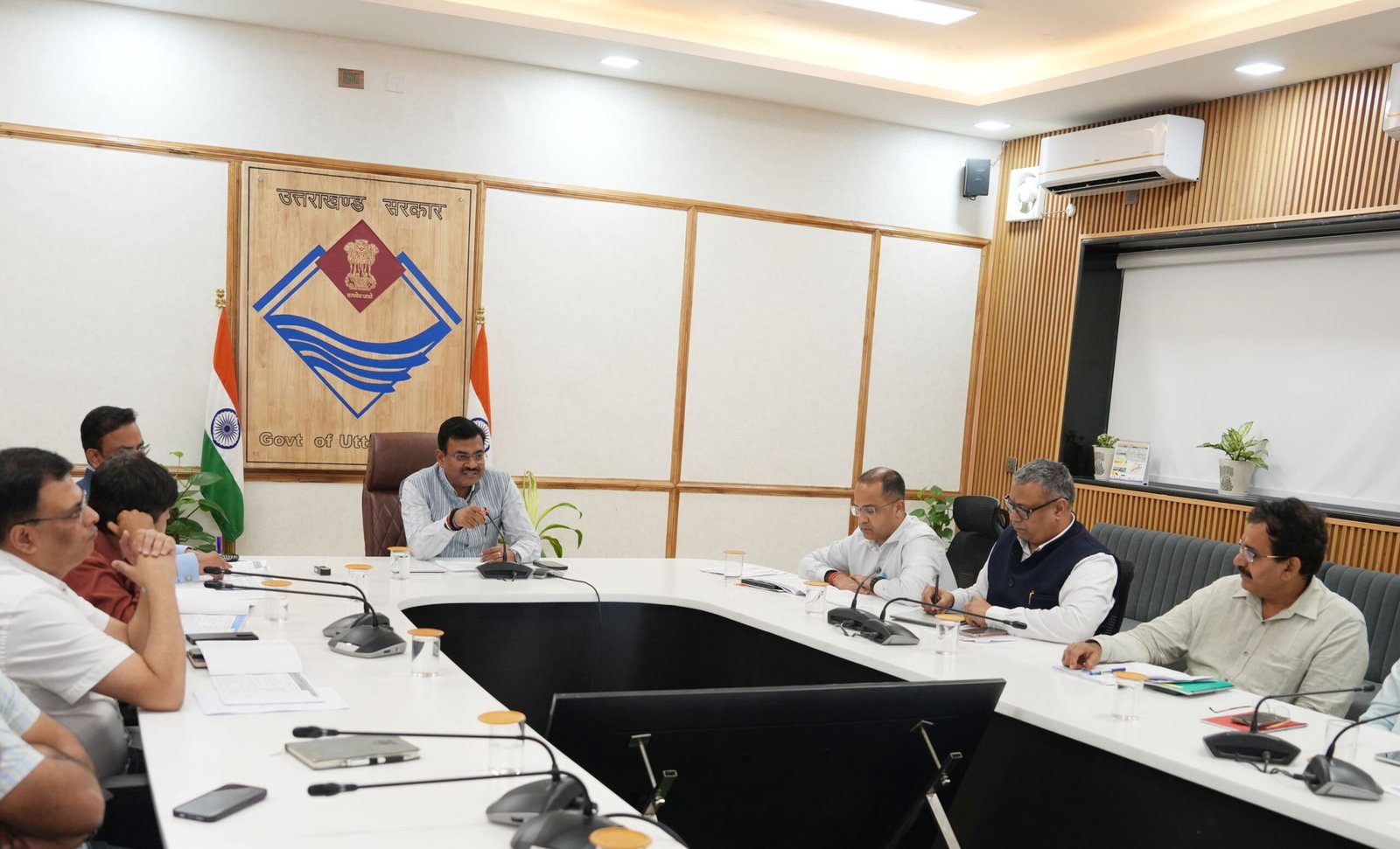गंगा संरक्षण के प्रयासों को मिलेगी रफ्तार: मुख्य सचिव आनंद बर्द्धन की अध्यक्षता में राज्य गंगा समिति की 18वीं बैठक सम्पन्न