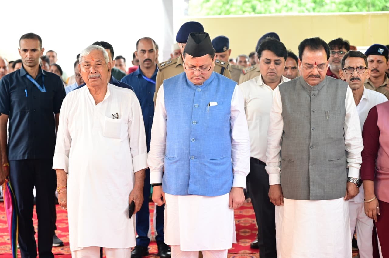 सीएम धामी ने खटीमा गोलीकांड के शहीदों को दी श्रद्धांजलि।