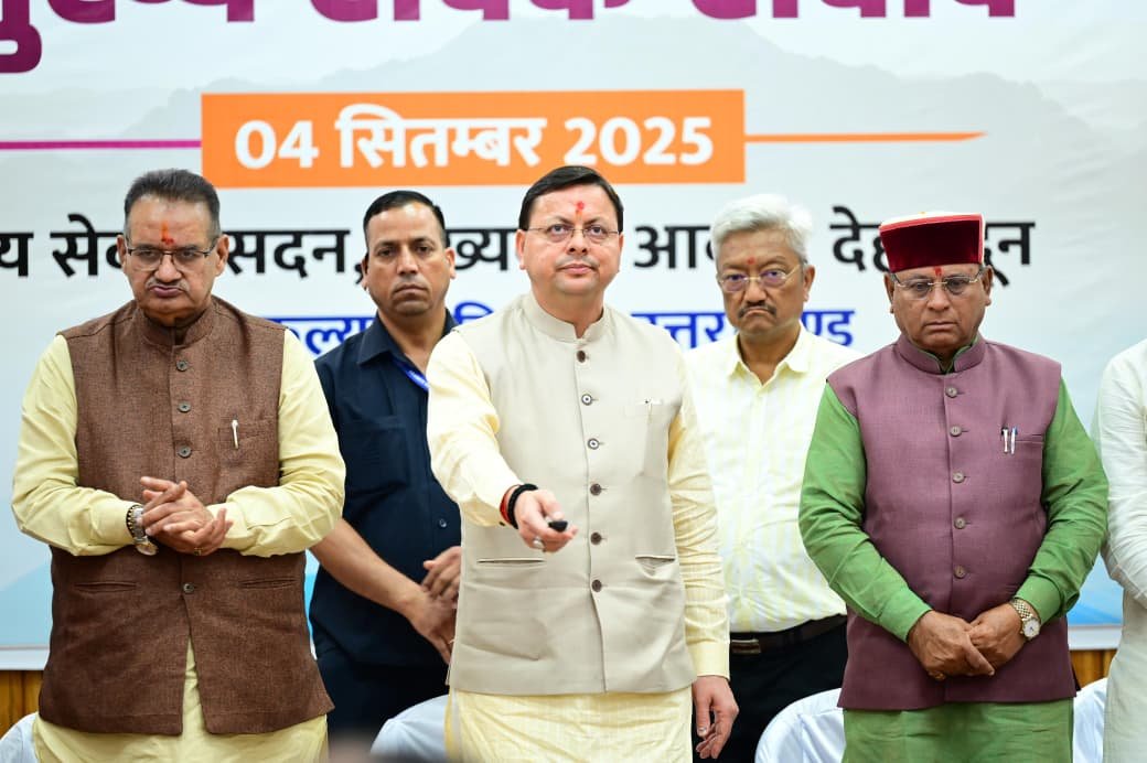 मुख्यमंत्री ने वरिष्ठ नागरिकों, दिव्यांगजनों से किया संवाद  