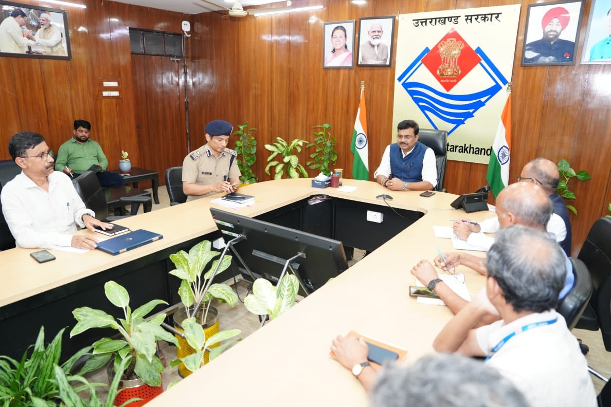 मुख्य सचिव आनंद बर्द्धन ने भूस्खलन न्यूनीकरण पर राष्ट्रीय संस्थानों के साथ बैठक की