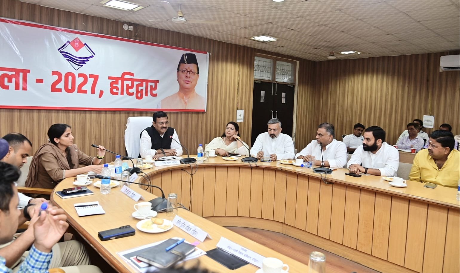 कुंभ मेला 2027 के सफल आयोजन हेतु मुख्य सचिव ने जनप्रतिनिधियों, स्टेक होल्डर,श्री गंगा सभा एवं व्यापार मंडलों के पदाधिकारियों के साथ बैठक कर लिए गए सुझाव।