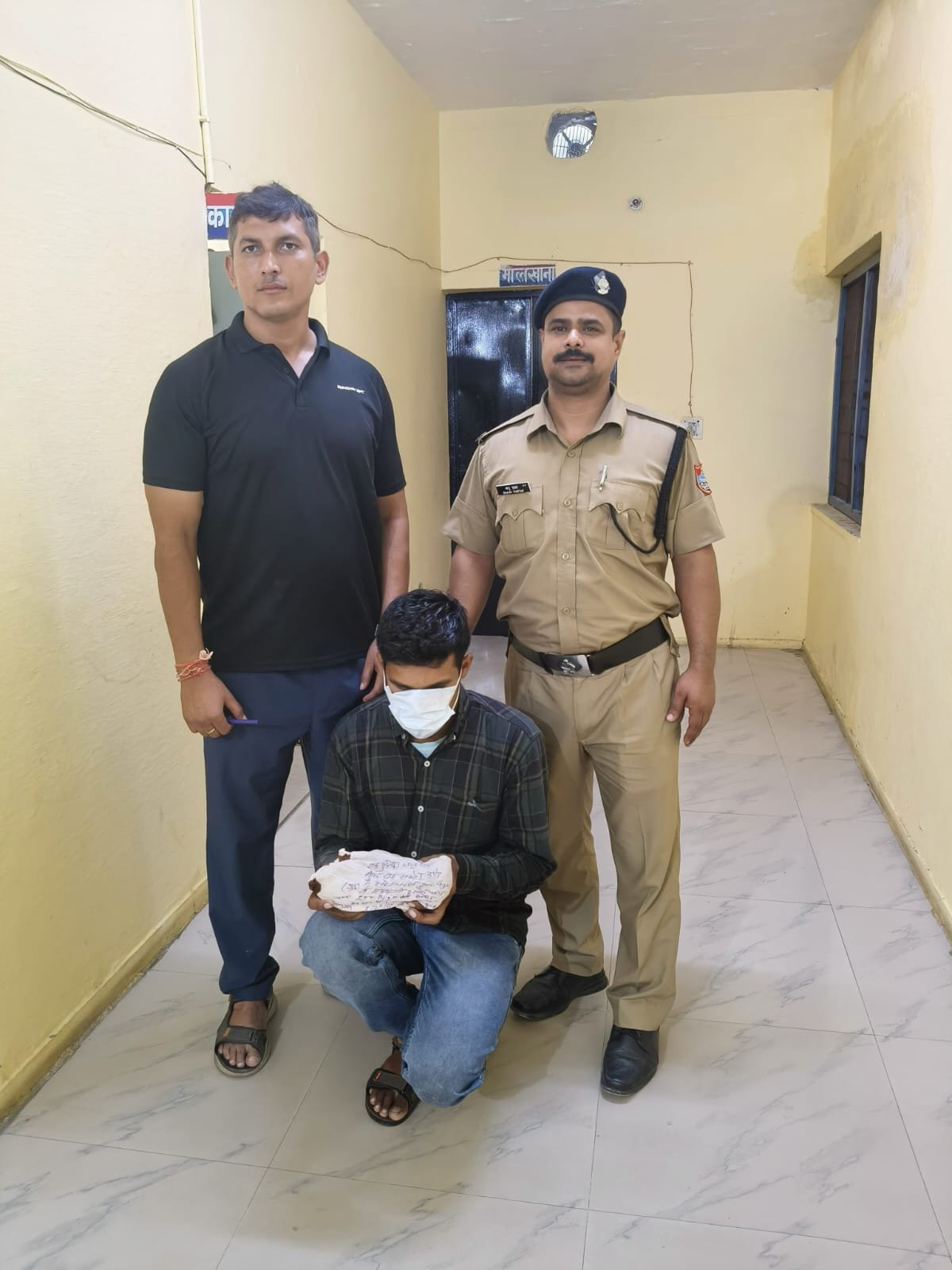 पुलिस कार्यवाही- थाना काठगोदाम एवं बनभूलपुरा*1️⃣ चरस की तस्करी के साथ एक गिरफ्तार*