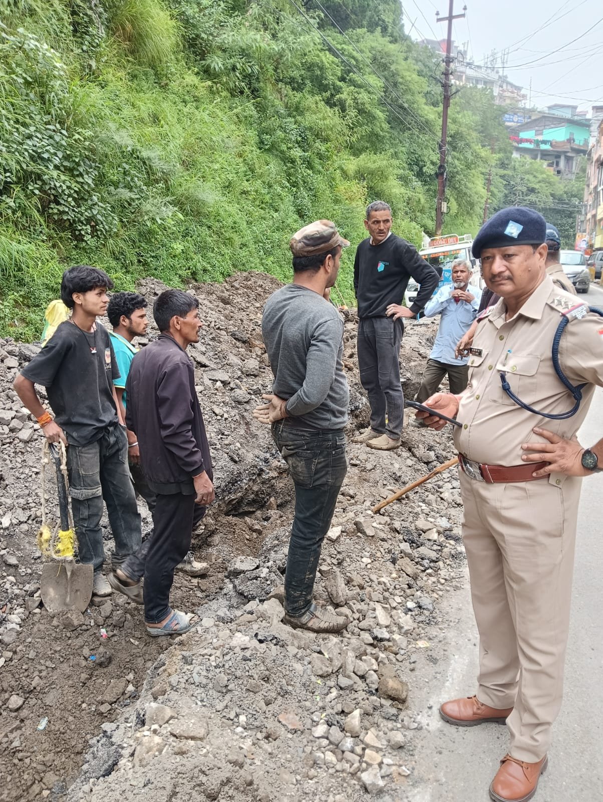 *ऑपरेशन रोमियो अभियान जारी*  ● नैनीताल शहर में तल्लीताल में 06 बजे से  ● हल्द्वानी शहर में 07 बजे से हल्द्वानी टीपी नगर मंडी क्षेत्र, हीरानगर, केंसर हॉस्पिटल तिराहा, मंगल पड़ाव में
