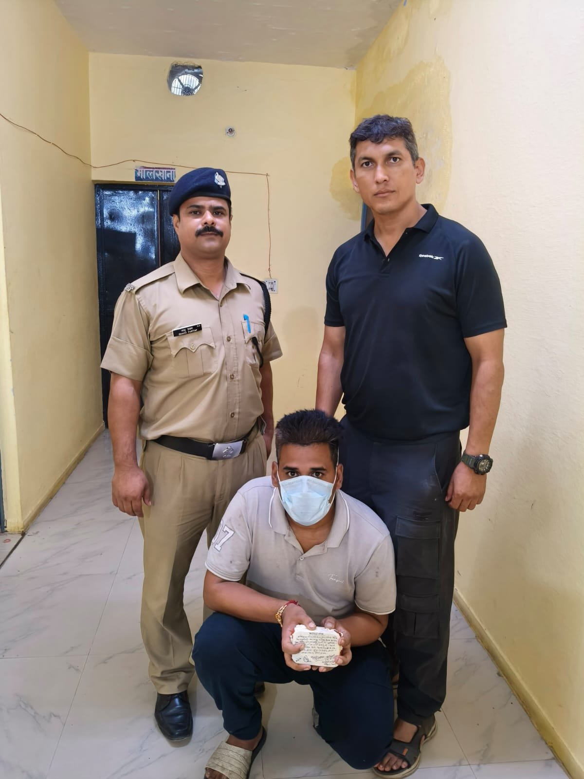 पुलिस ने अवैध स्मैक के साथ एक व्यक्ति को किया गिरफ्तार।