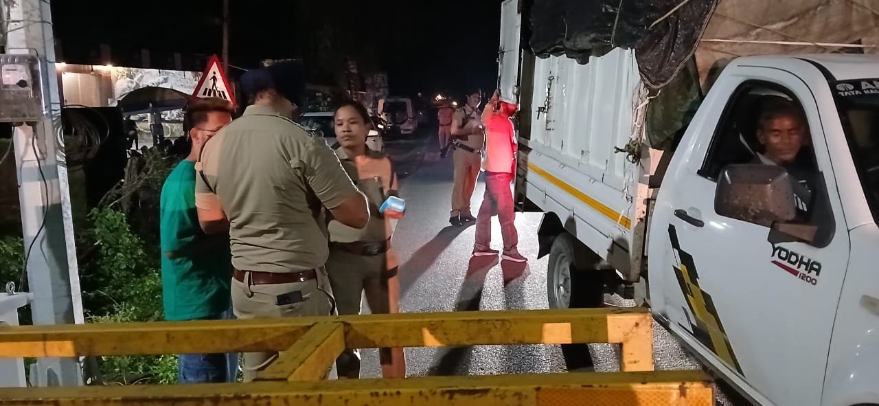 सड़क दुर्घटनाओं पर अंकुश हेतु रामनगर पुलिस का सघन चेकिंग अभियान  47 वाहन चालकों पर कार्यवाही, 05 वाहन सीज, 41 व्यक्तियों पर पुलिस एक्ट में चालान
