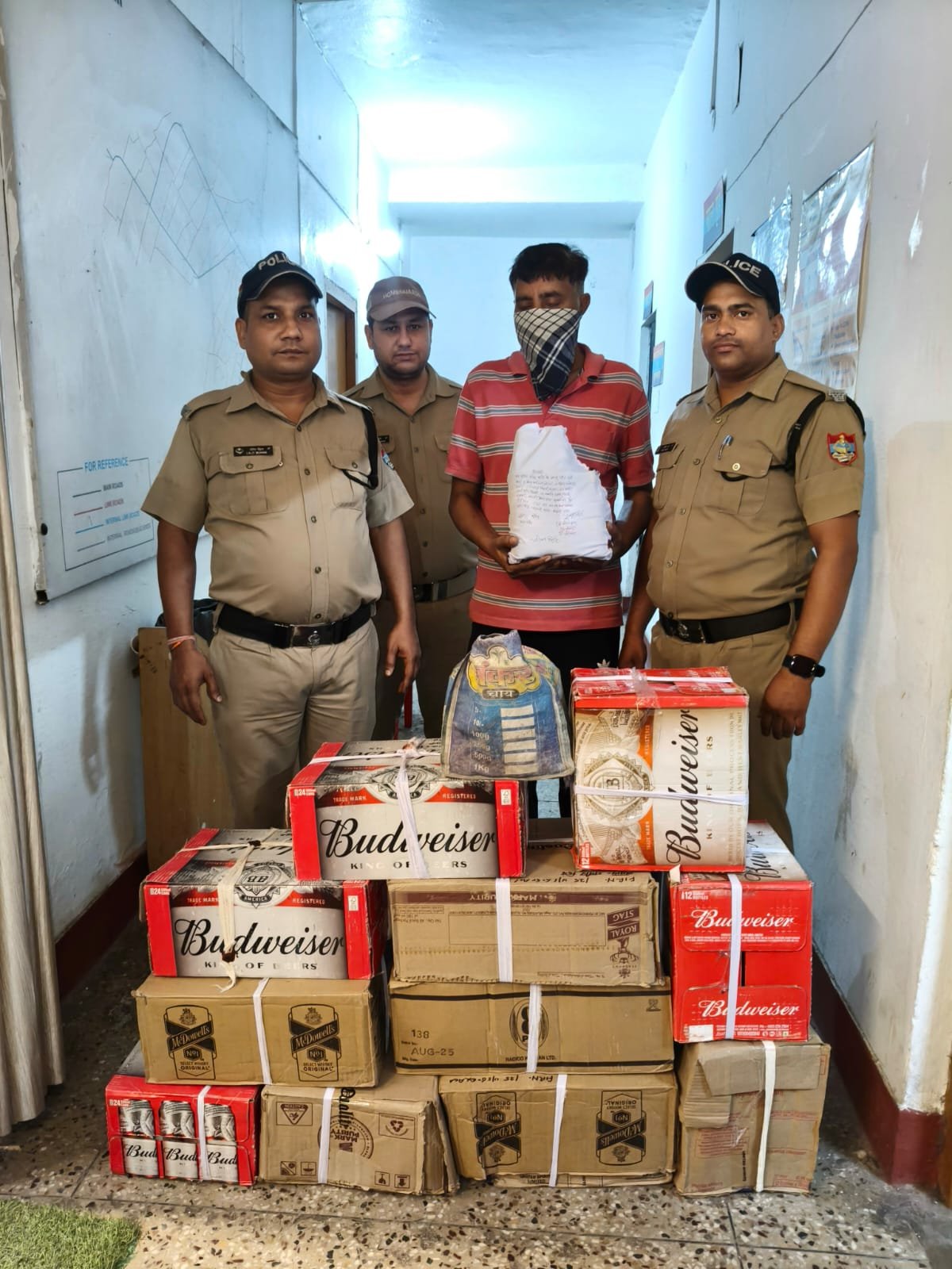 एसएसपी नैनीताल के निर्देश पर अवैध शराब कारोबार पर सख्त कार्रवाई, ट्रांसपोर्ट नगर से 11 पेटी शराब के साथ एक तस्कर गिरफ्तार