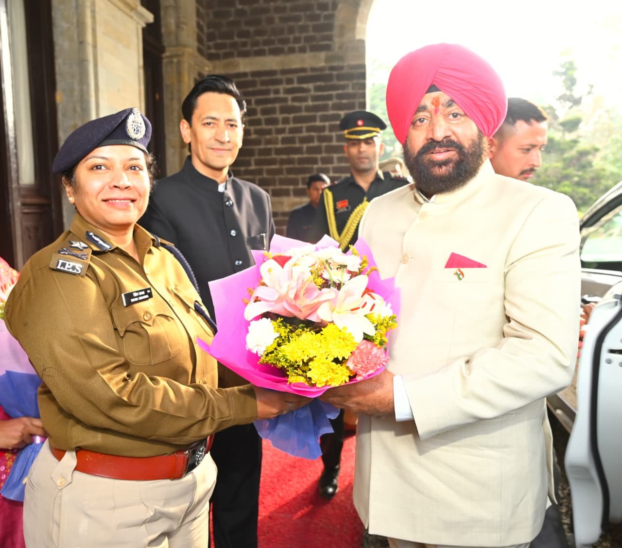राज्यपाल गुरमीत सिंह का दो दिवसीय नैनीताल दौरा शुरू, प्रशासनिक अधिकारियों ने किया स्वागत