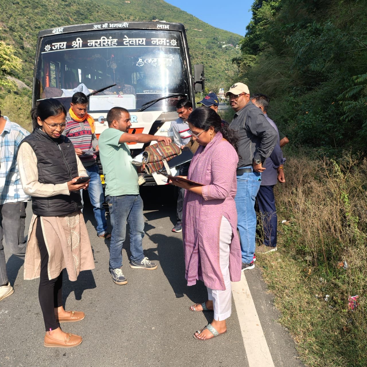 वाहन दुर्घटनाओं पर रोक को लेकर सघन चेकिंग अभियान — 15 वाहन चालान