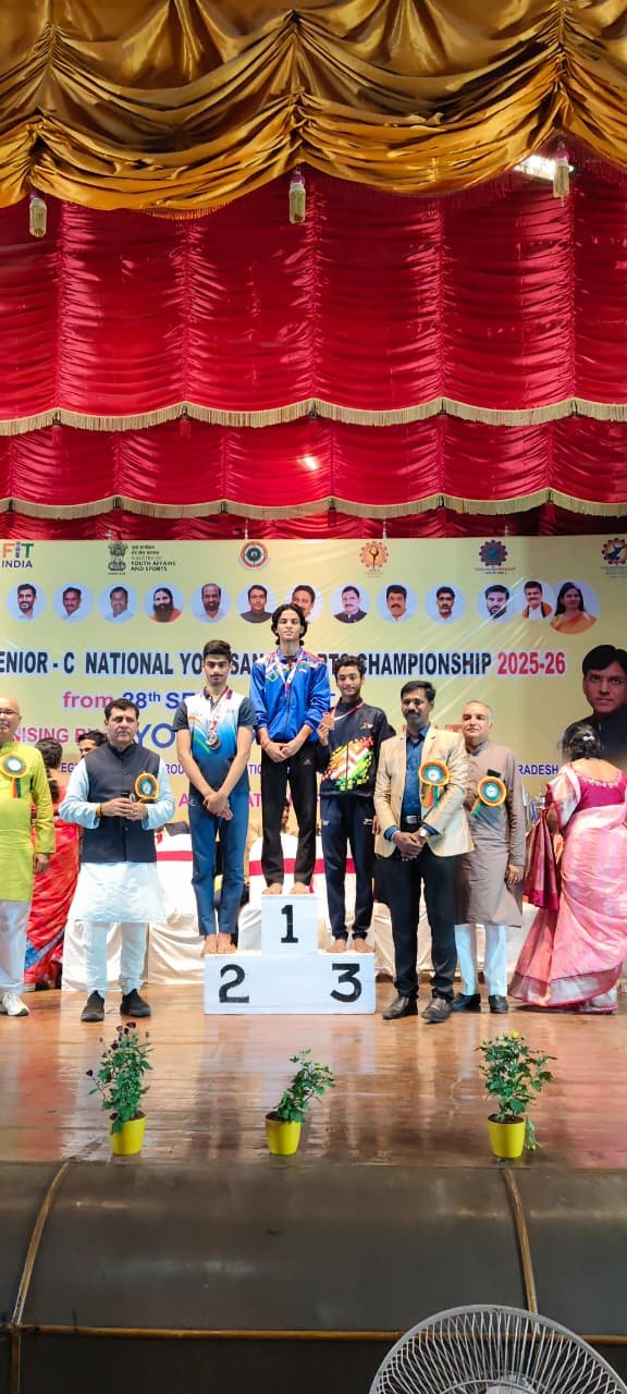 छात्र बृजेश वर्मा ने राष्ट्रीय योगासन प्रतियोगिता में जीते स्वर्ण और रजत पदक