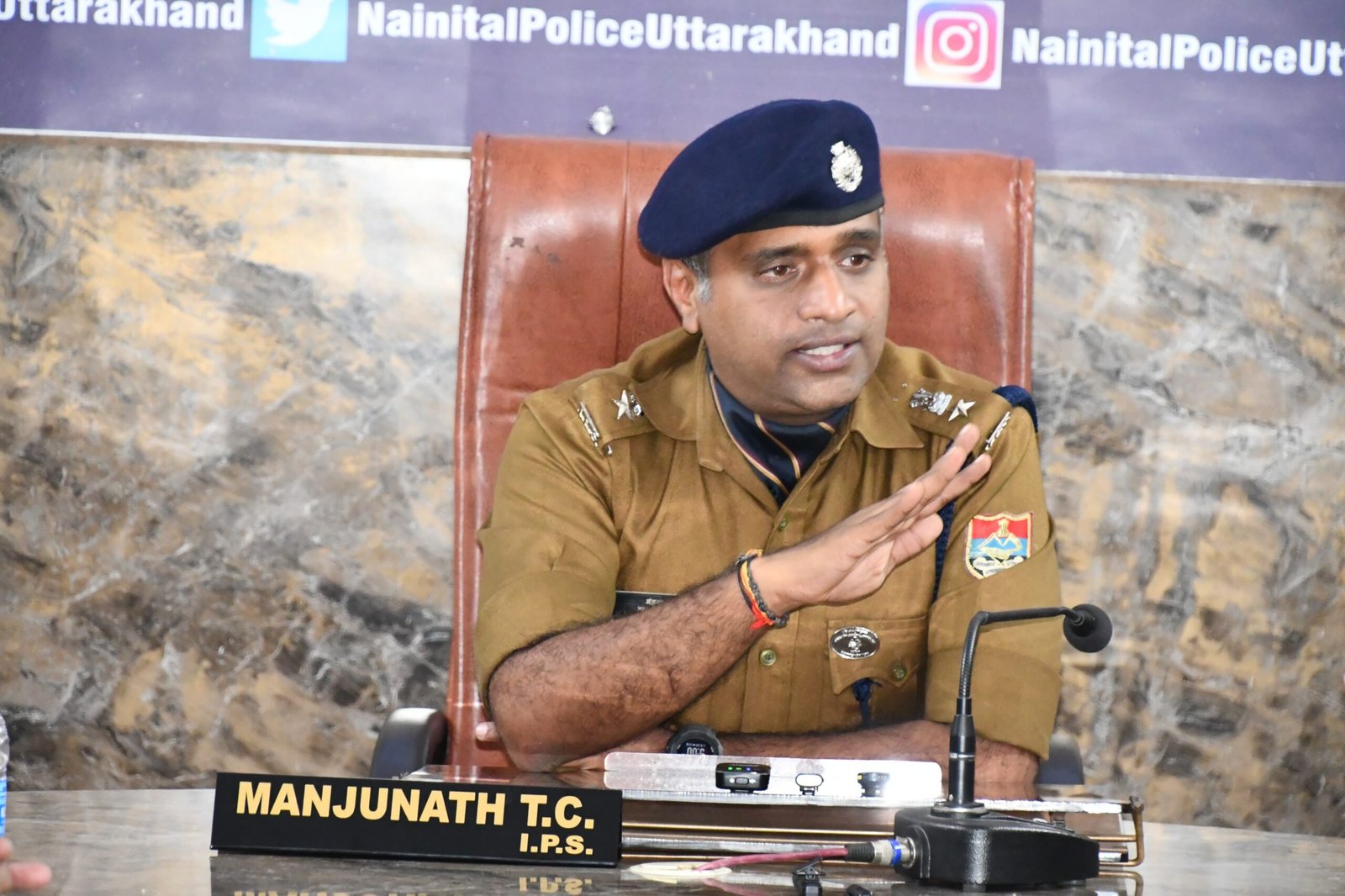 नैनीताल पुलिस की तेजी — लूट के दो आरोपियों को दबोचा, मोबाइल और नकदी बरामद