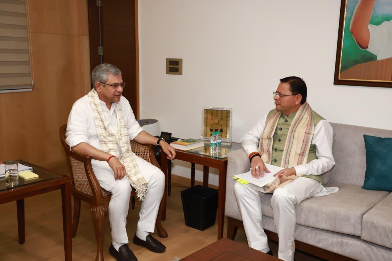 सीएम धामी ने रेल मंत्री से की मुलाकात, हरिद्वार-देहरादून रेल लाइन दोहरीकरण व स्टेशन आधुनिकीकरण पर हुई चर्चा