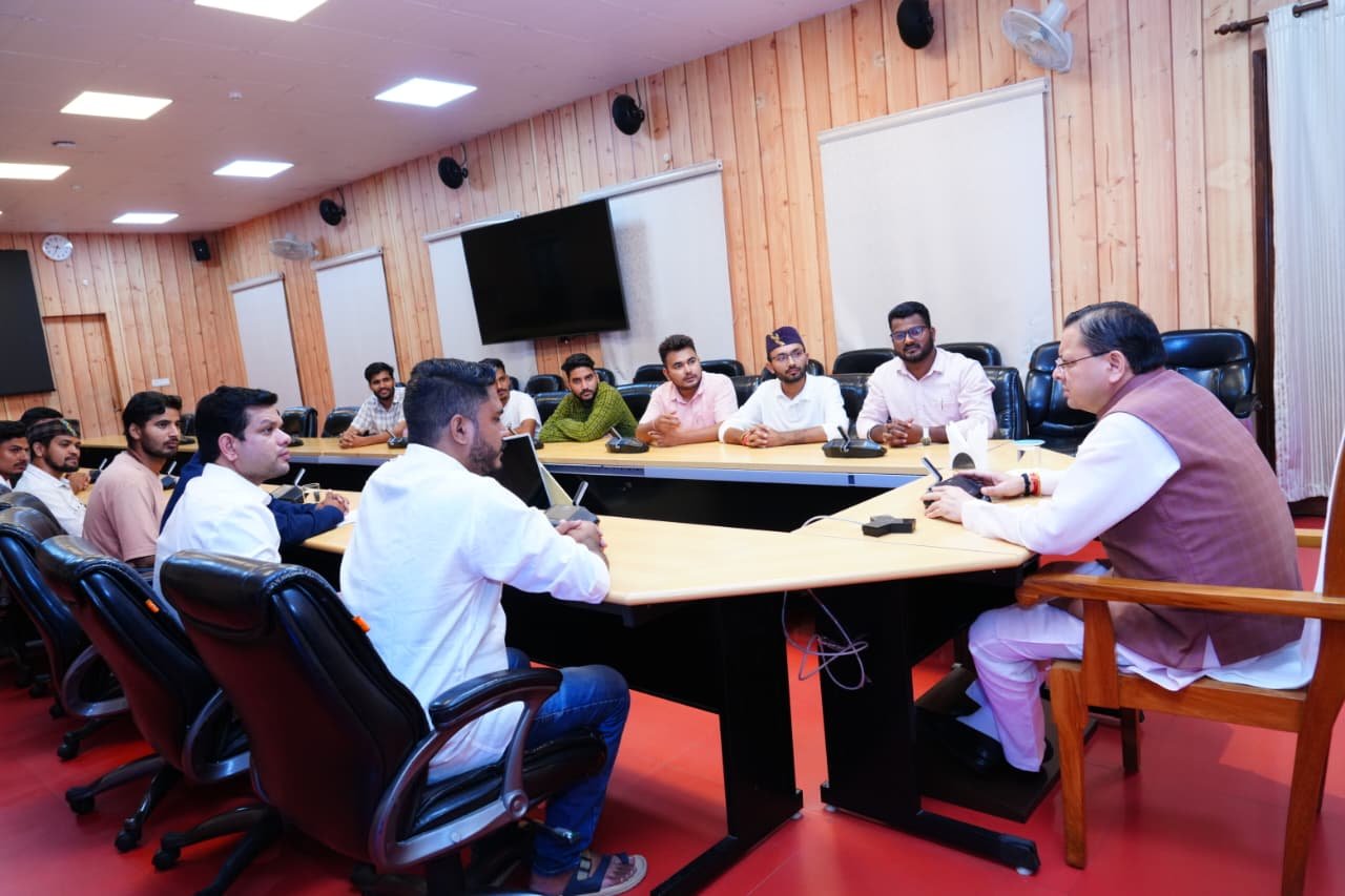 सीएम धामी ने युवाओं को दिया आश्वासन – हर पात्र अभ्यर्थी को मिलेगा निष्पक्ष अवसर