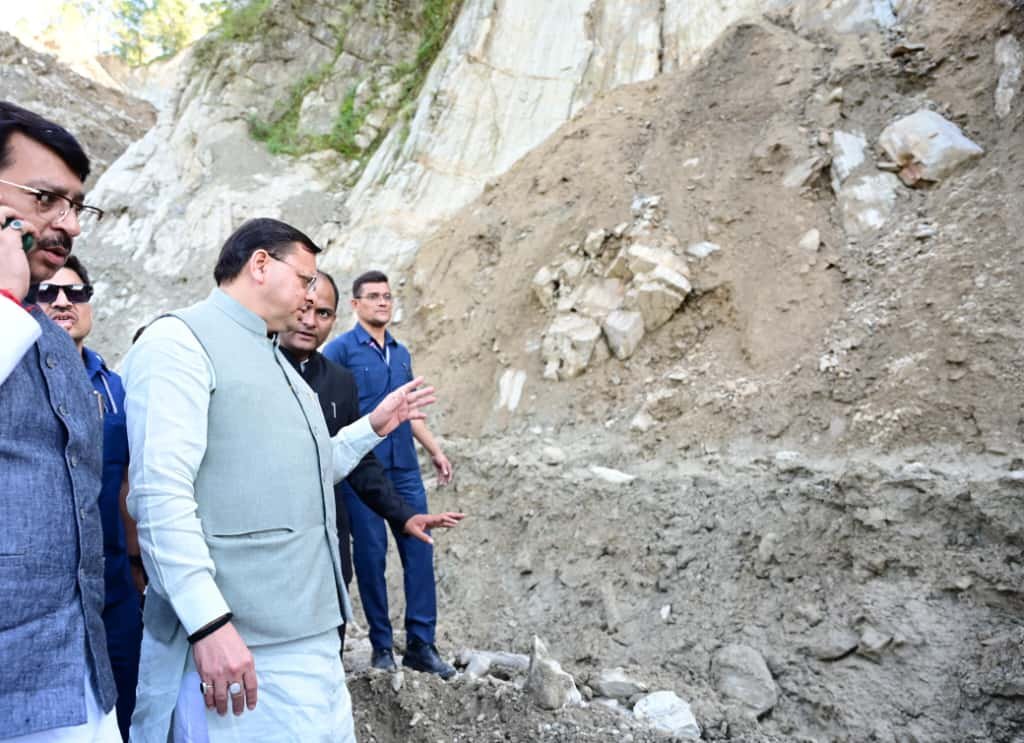 भूस्खलन प्रभावित स्वाला क्षेत्र में सुरक्षा कार्यों की निरंतर मॉनिटरिंग के निर्देश — मुख्यमंत्री धामी