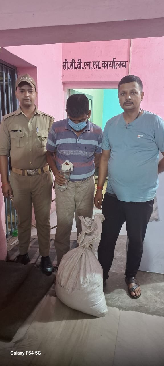नशे के खिलाफ कड़ी कार्यवाही – लालकुआं पुलिस ने पकड़े 2 तस्कर