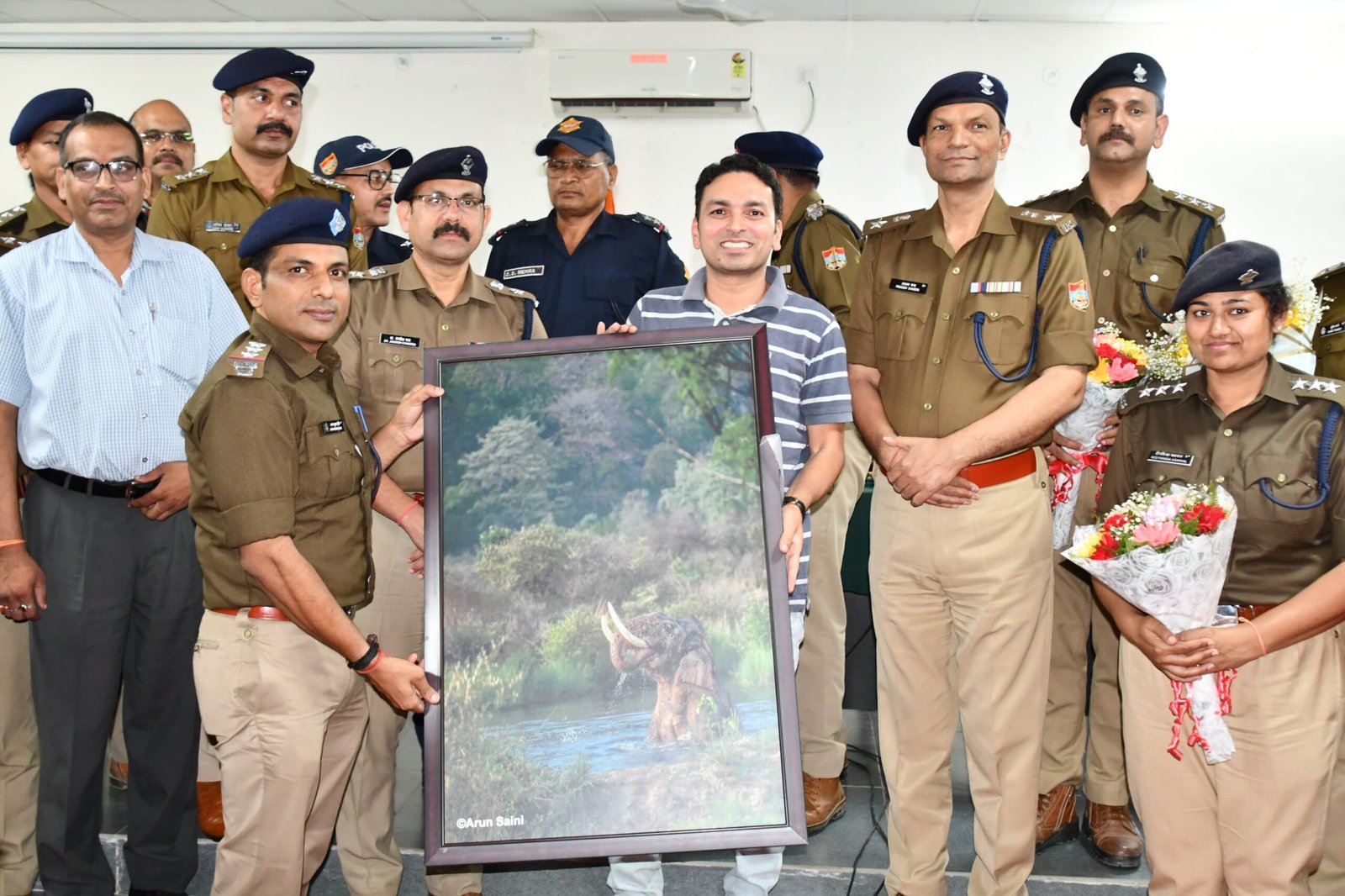 एसएसपी प्रहलाद नारायण मीणा को नैनीताल पुलिस ने दी भावभीनी विदाई, शानदार नेतृत्व देने के लिए तहे दिल से किया धन्यवाद।