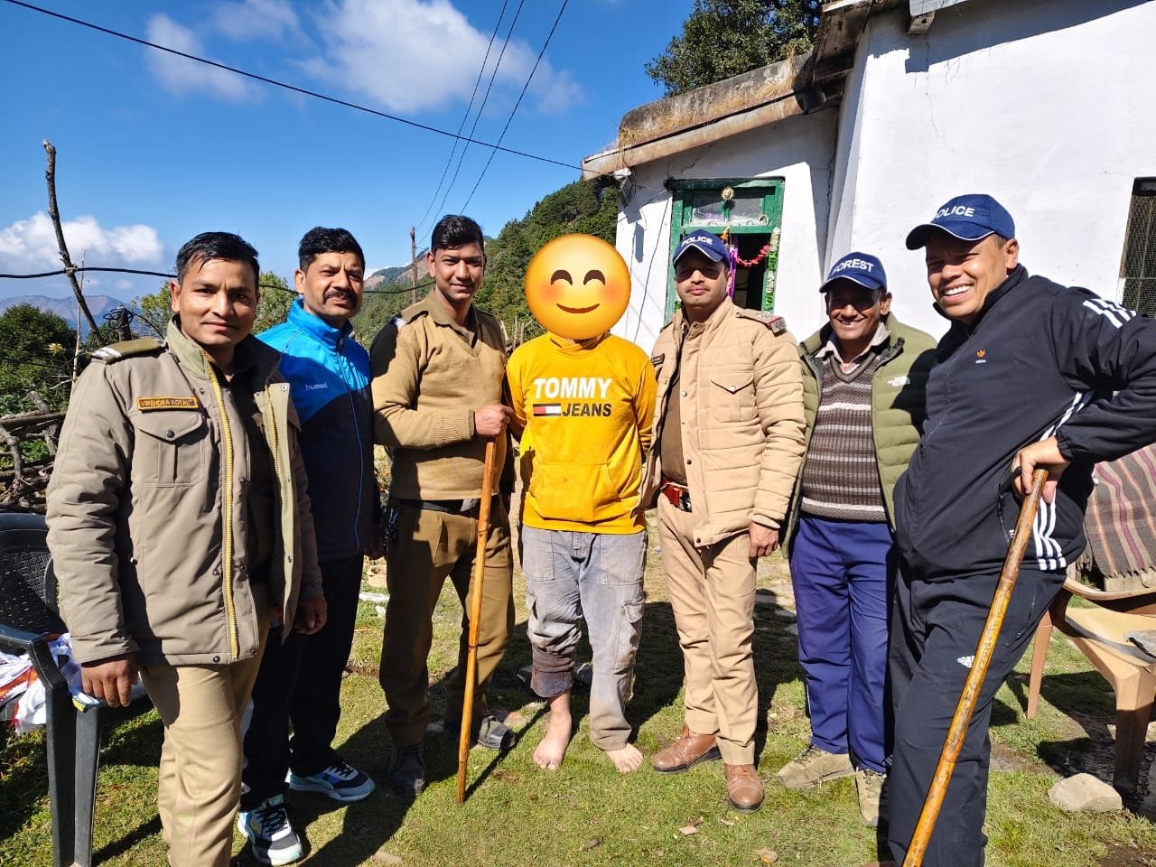 नैनीताल पुलिस ने सुनी गुमशुदा की पुकार, चीना पीक के जंगल में भटके बालक का सफल रेस्क्यू