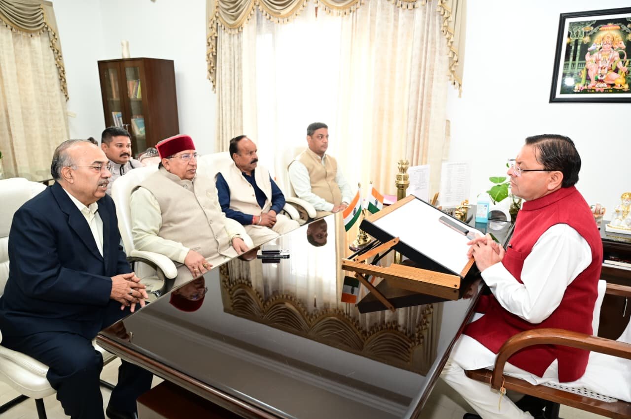 मुख्यमंत्री धामी से बार एसोसिएशन देहरादून के प्रतिनिधि मंडल की मुलाकात, विभिन्न मांगें रखी गईं
