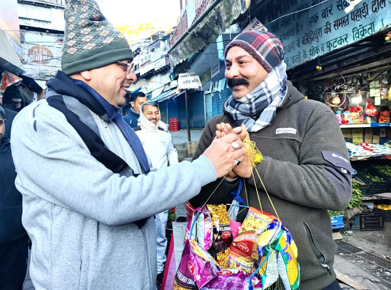 नैनीताल में मुख्यमंत्री धामी का सुबह का दौरा, नैना देवी मंदिर सौंदर्यीकरण पर लिया अपडेट