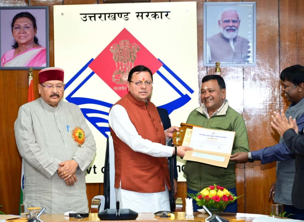 “सड़क सुरक्षा को लेकर सख्त हुए सीएम धामी—दुर्घटना पीड़ितों को कैशलेस उपचार का प्रस्ताव तैयार करने के निर्देश”