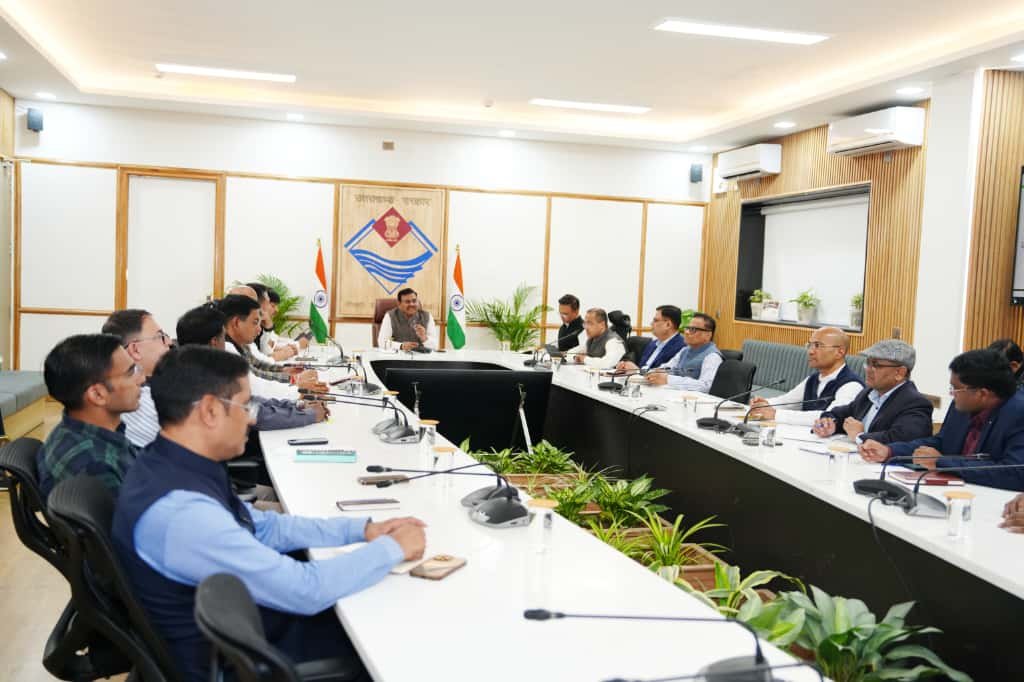 मुख्य सचिव आनंद बर्धन की अध्यक्षता में सचिव समन्वय एवं जनपदों से संबंधित मुद्दों की समीक्षा बैठक आयोजित