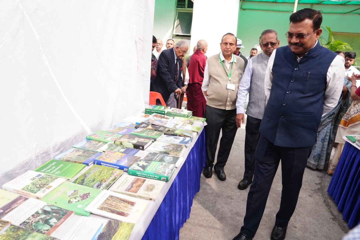 मुख्य सचिव आनन्द बर्द्धन ने किया उत्तराखण्ड पुस्तक मेले का शुभारंभ
