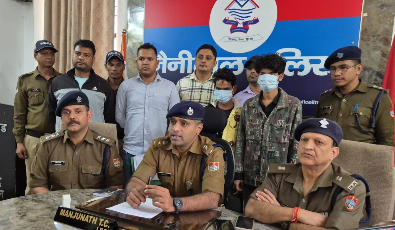 ड्रग्स फ्री देवभूमि मिशन-2025 के तहत नैनीताल पुलिस की बड़ी कार्रवाई — 1.13 किलो चरस के साथ दो तस्कर गिरफ्तार