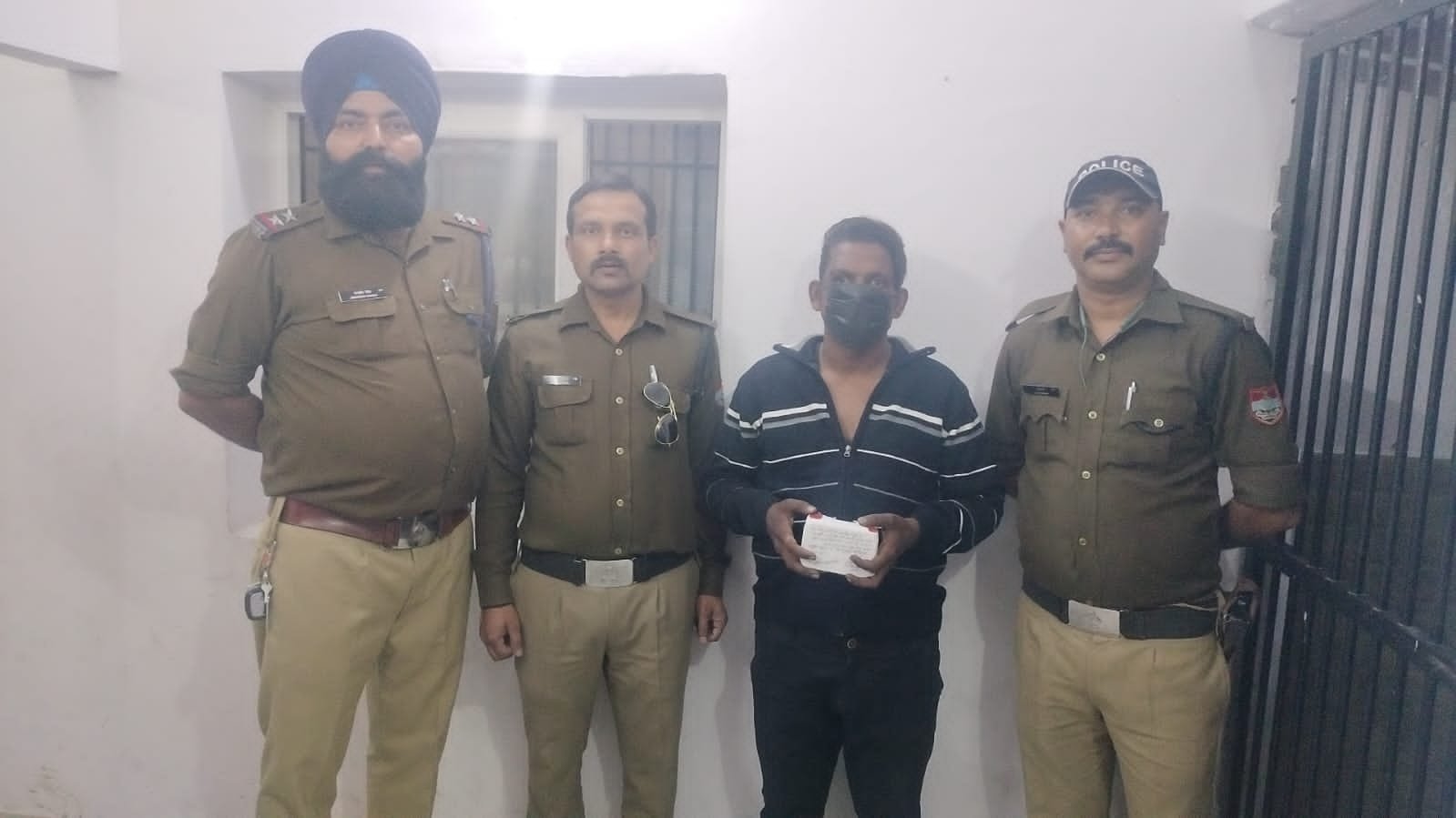 पुलिस ने स्मैक के साथ एक तस्कर को किया गिरफ्तार*
