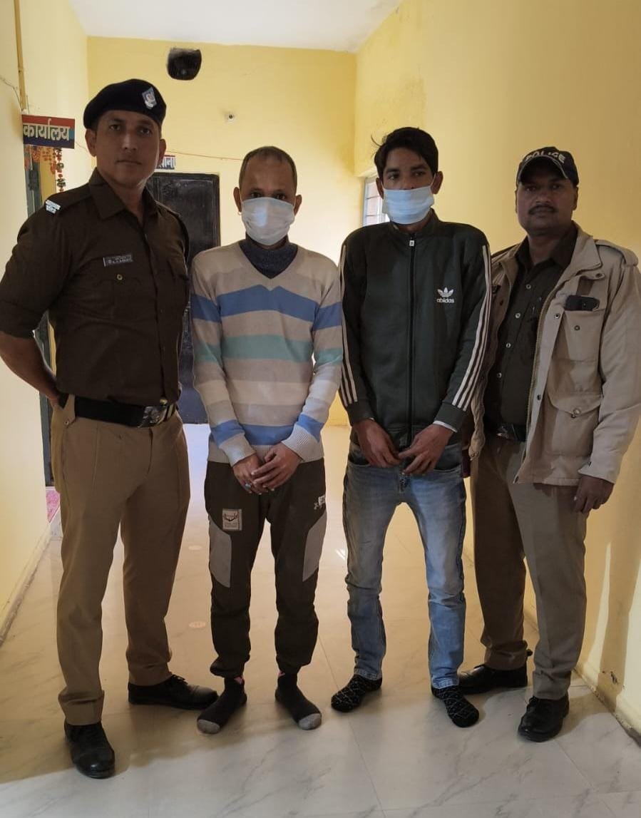 “नैनीताल पुलिस की कार्रवाई: काठगोदाम थाना पुलिस ने दो वांछित वारंटियों को दबोचा”