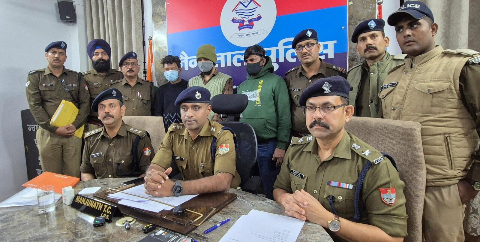 *नैनीताल के पुलिस कप्तान डॉ. मंजूनाथ टीसी की जबरदस्त पुलिसिंग*  *डेमोग्राफी चेंज रैकेट की रीढ़ तोड़ी, बनभूलपुरा पुलिस ने मास्टर माइंड फैजान सहित 03 आरोपी गिरफ़्तार*