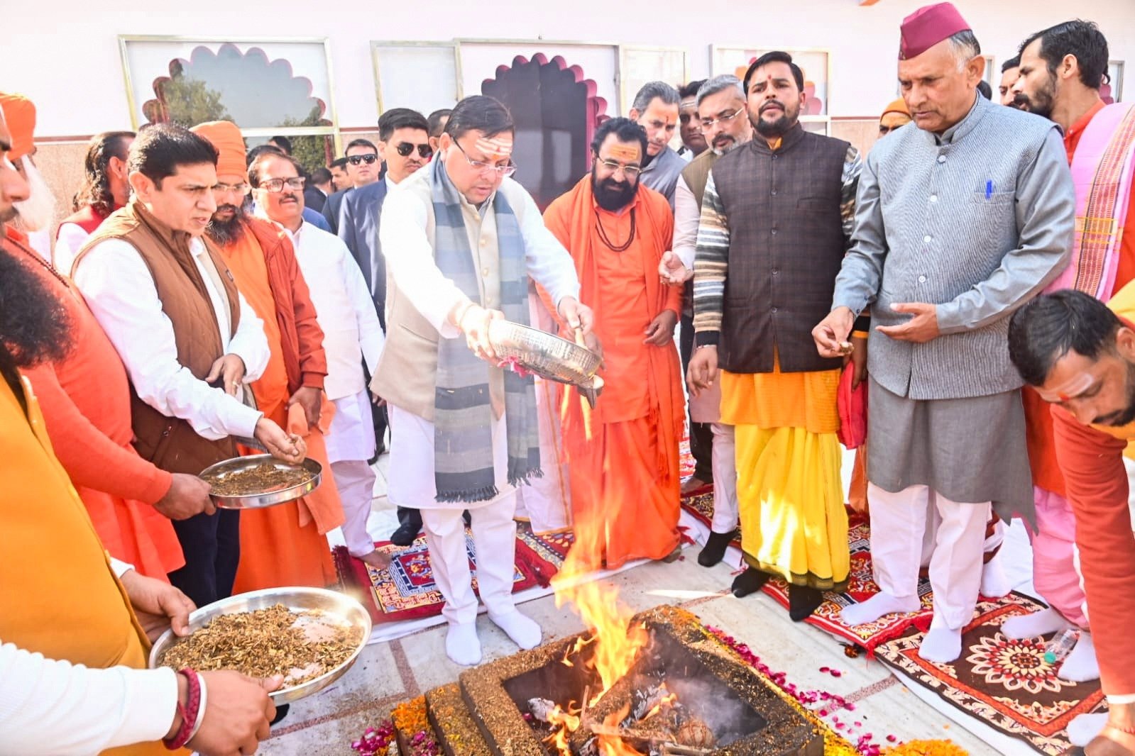 दक्षेश्वर महादेव से कुंभ तैयारी का शुभारंभ, सीएम धामी ने लिया संतों का आशीर्वाद