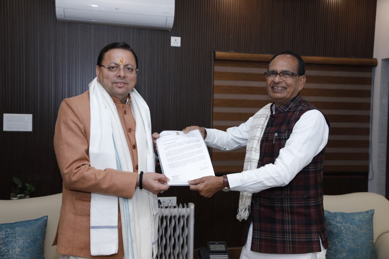मुख्यमंत्री ने नई दिल्ली में केंद्रीय ग्रामीण विकास एवं कृषि मंत्री से की भेंट