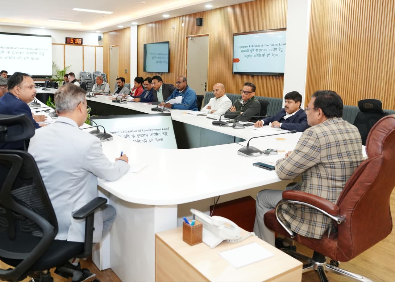 अनुपयोगी भूमि पर शुरू होंगे उपयुक्त प्रोजेक्ट: मुख्य सचिव आनंद बर्द्धन ने दिए सख्त निर्देश