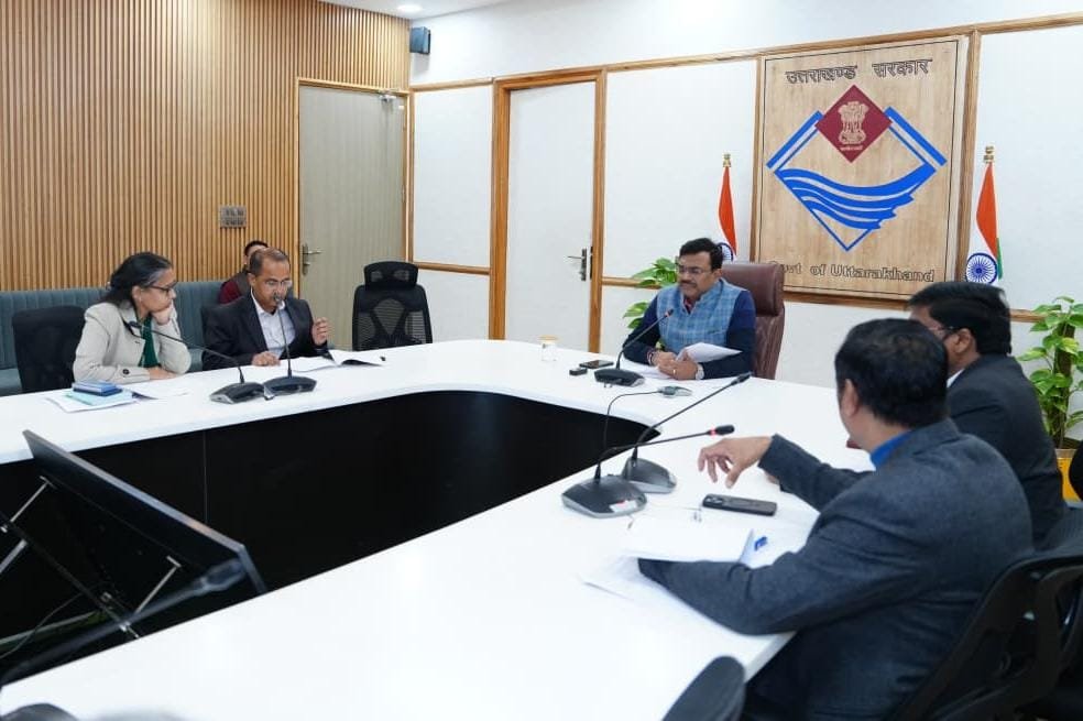 मुख्य सचिव श्री आनन्द बर्द्धन की अध्यक्षता में व्यय वित्त समिति की बैठक आयोजित हुई। बैठक के दौरान विभिन्न विभागों के प्रस्तावों को संस्तुति प्रदान की गई।