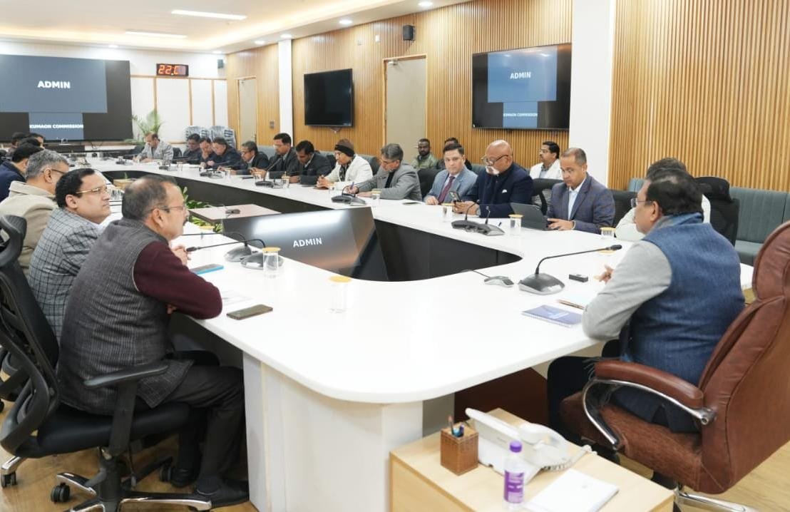 स्कूल, आंगनवाड़ी और खेल: मुख्य सचिव आनंद बर्द्धन ने तय की विकास की टाइमलाइन