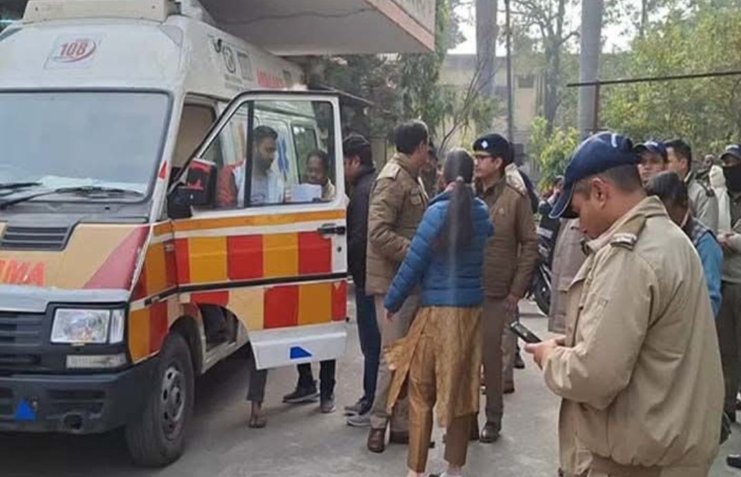 पेशी पर ले जाते समय मचा हड़कंप, पुलिस वाहन पर ताबड़तोड़ फायरिंग।