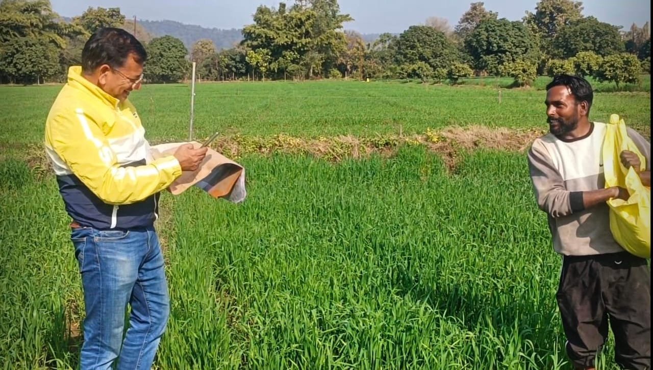 डिजिटल क्रॉप सर्वे से किसानों को मिलेगा योजनाओं का सीधा लाभ, हिम्मतपुर गैबुआ में जागरूकता अभियान।