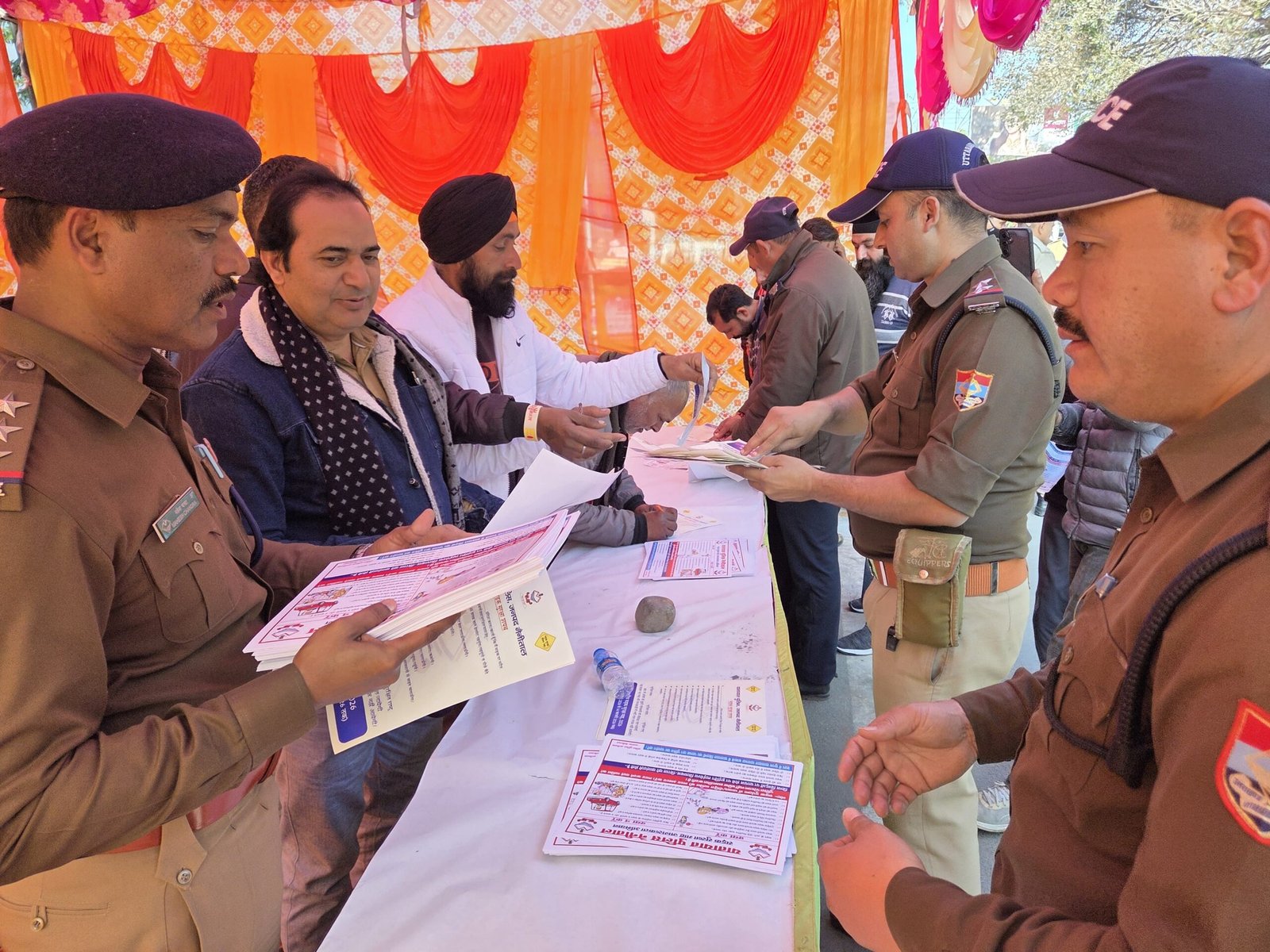 सड़क सुरक्षा माह: नैनीताल पुलिस का बड़ा जागरूकता अभियान, एसपी हल्द्वानी ने दिलाई सुरक्षा की शपथ।