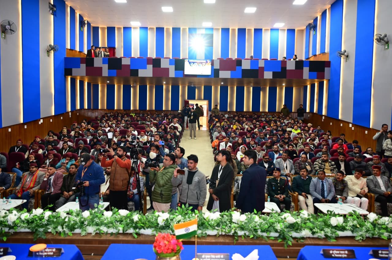 हर गांव को पहचान, हर हाथ को रोजगार: विंटर टूरिज्म कॉन्क्लेव का सीएम धामी ने किया शुभारंभ