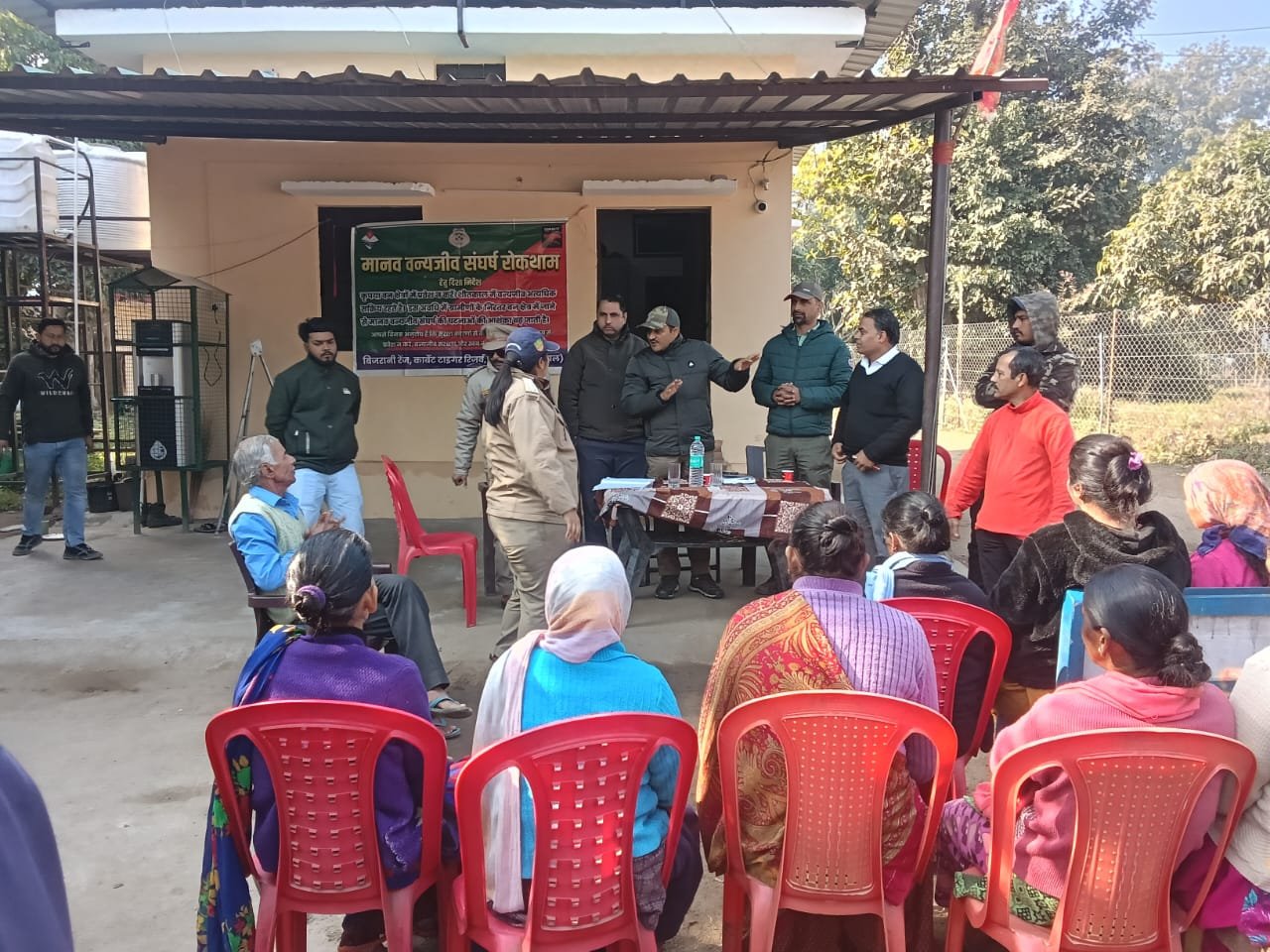 कॉर्बेट में मानव-वन्यजीव संघर्ष कम करने को लेकर प्रशासन और ग्रामीण आमने-सामने