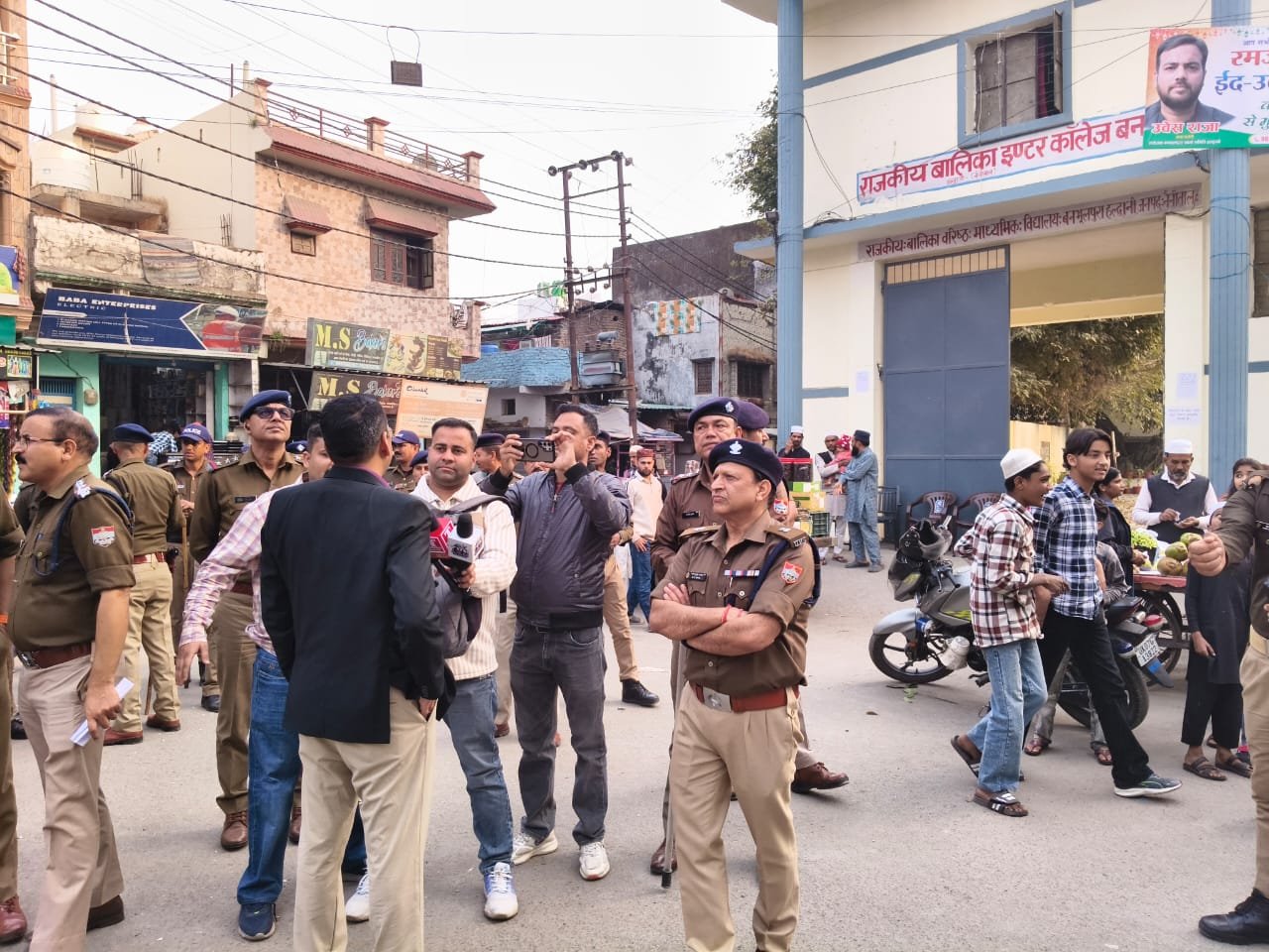 एरिया डोमिनेशन एक्शन: बनभूलपुरा में भारी पुलिस बल तैनात, कानून व्यवस्था पर कड़ी नजर