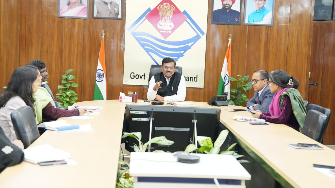 मुख्य सचिव के समक्ष किया गया पार्क के लेआउट का प्रस्तुतिकरण