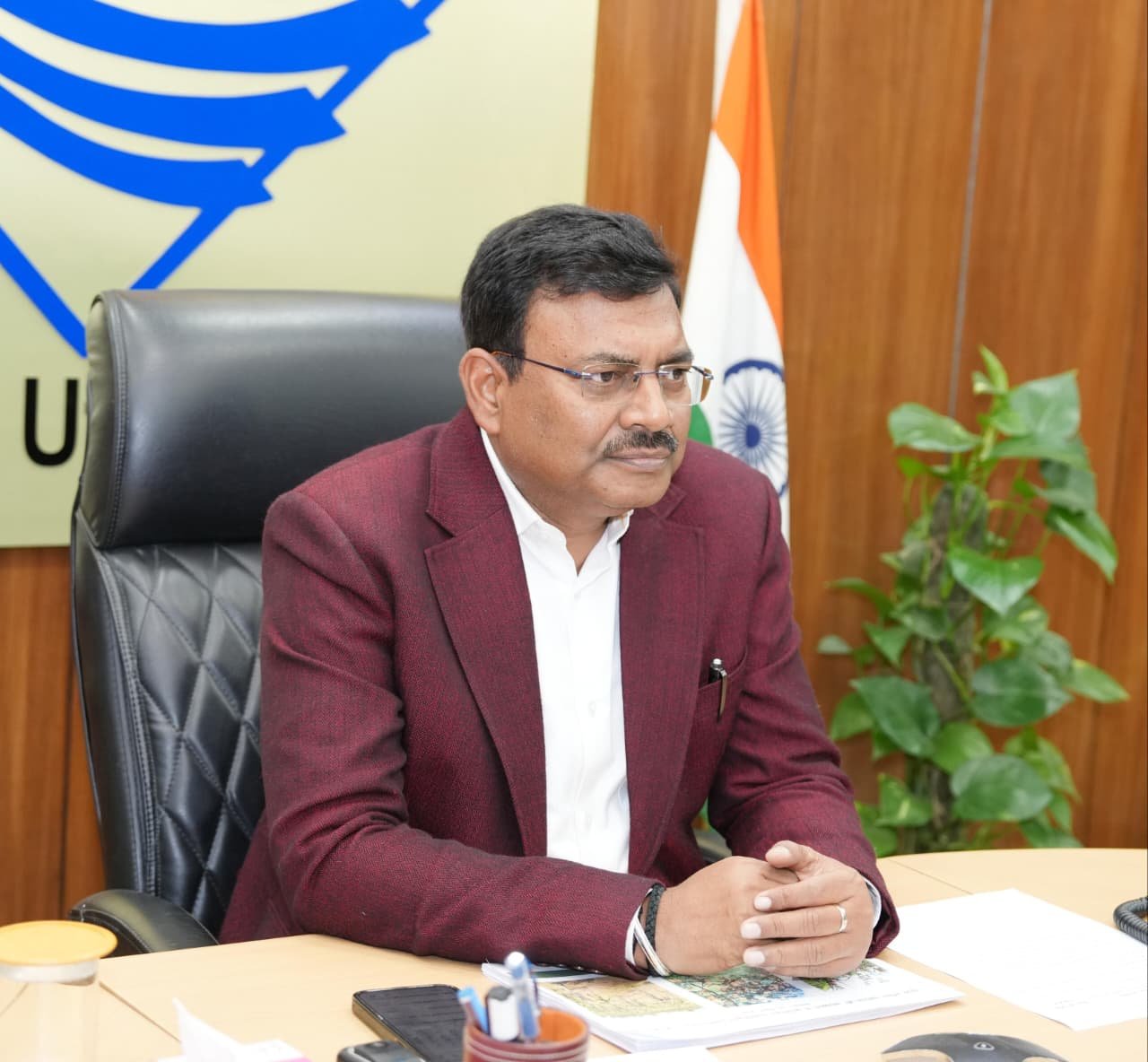 जिलाधिकारियों को समयबद्ध अनुमतियां, भूमि उपलब्धता एवं समन्वय सुनिश्चित करने के निर्देश