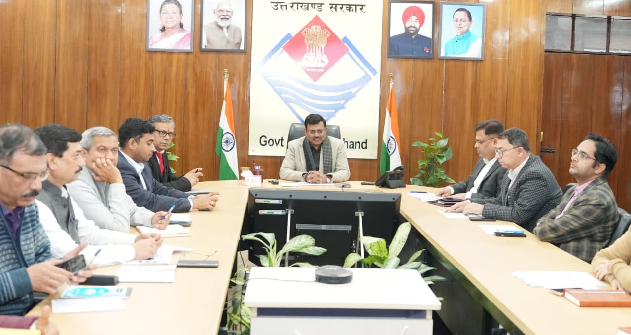 मुख्य सचिव ने डोर-टू-डोर सफाई, सोर्स सेग्रीगेशन और प्रोसेसिंग क्षमता बढ़ाने के दिए निर्देश।