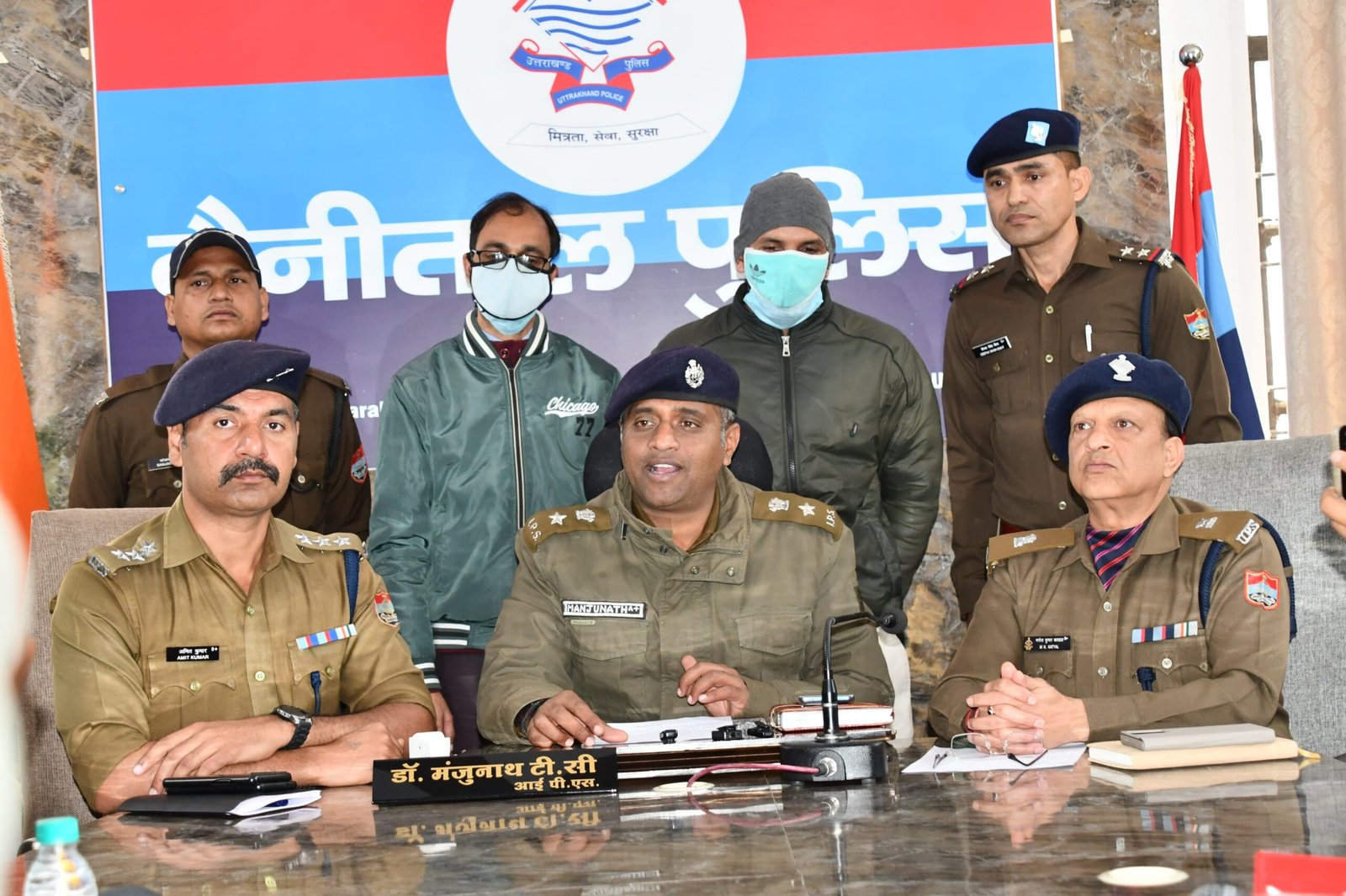 अधिक ब्याज का लालच देकर 6.80 करोड़ की ठगी का भंडाफोड़, दो मुख्य आरोपी गिरफ्तार SSP डॉ. मंजुनाथ टीसी का बड़ा खुलासा, निवेशकों से सावधानी बरतने की अपील