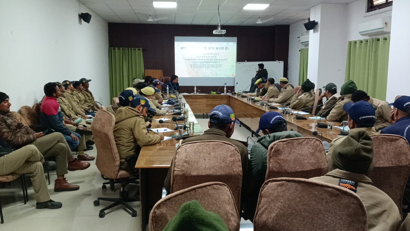 कार्बेट टाइगर रिजर्व में सोलर फेंसिंग रखरखाव पर कार्यशाला