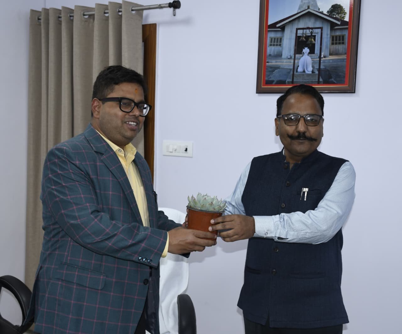 CM धामी की पहल पर मीडिया कर्मियों के लिए हेल्थ कैंप, 100 से अधिक लाभान्वित।