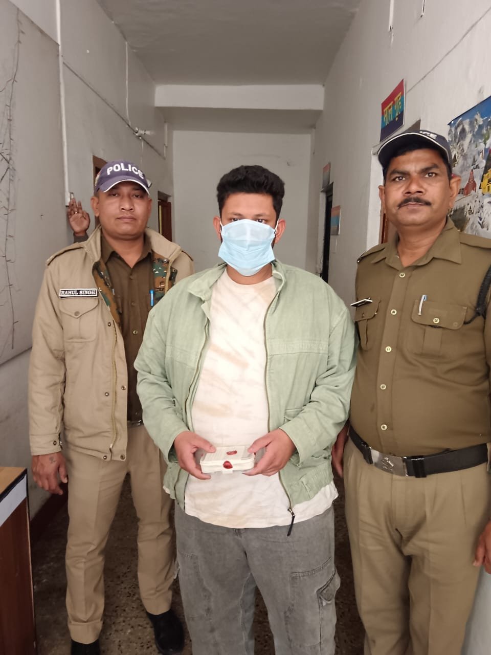 डॉ. मंजुनाथ टीसी के निर्देश पर बड़ी कार्रवाई, संदिग्ध BALENO से हथियार बरामद।