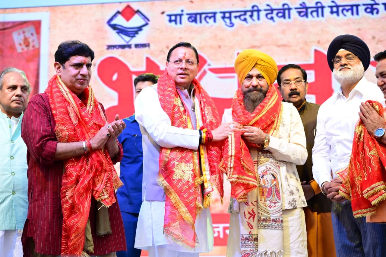 मां बाल सुंदरी मंदिर पहुंचे CM धामी, विकास और आस्था का दिया बड़ा संदेश