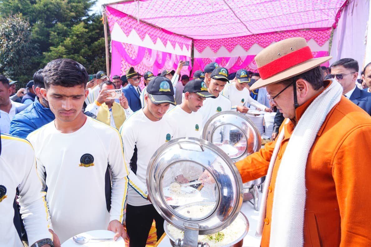 सैनिकों के अनुशासन और समर्पण से प्रेरणा लेकर जनता की सेवा कर रहा हूँ – मुख्यमंत्री।