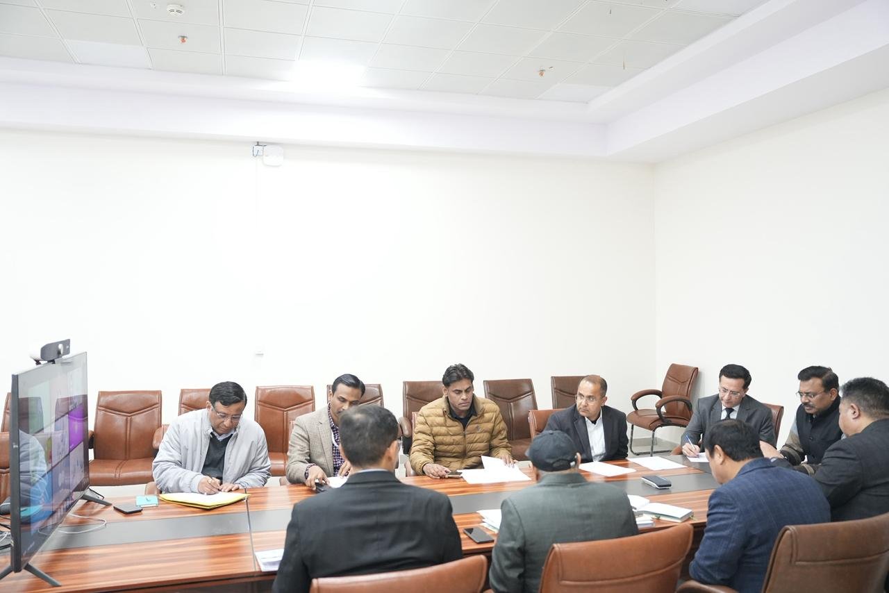 मध्य पूर्व संकट के बीच उत्तराखंड में गैस-ईंधन आपूर्ति की समीक्षा, मुख्य सचिव ने अफवाहों पर सख्ती के दिए निर्देश